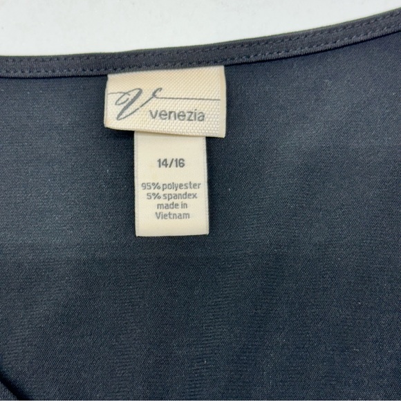 Venezia Women’s Long Sleeve V Neck Silver Gem Brooch Chest Blouse Size 14/16 - Picture 4 of 7